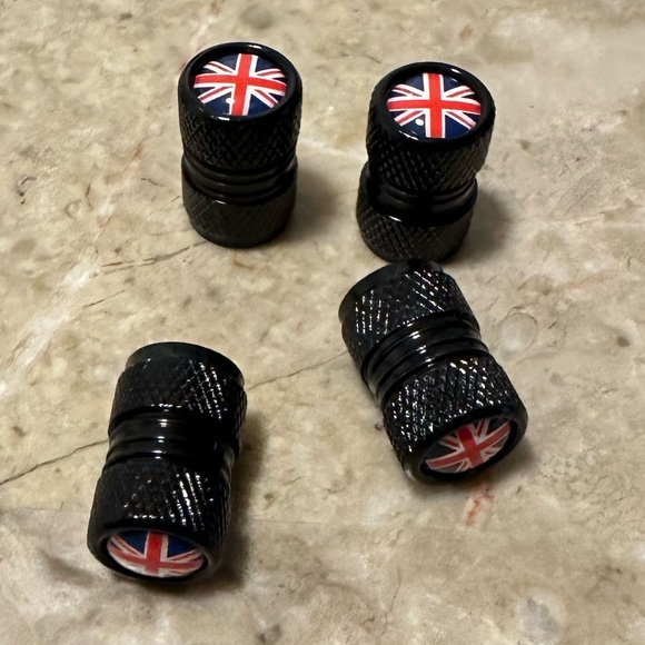 Mini Cooper logo valve Stem caps in Black set of 4 NWT - Picture 2 of 2